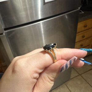 Elegant Black and Gold Women's Ring-size 9